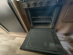 Used 2018 Keystone C-o-u-g--a-r 310RLS - Product Image 2