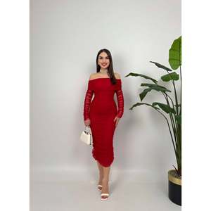 Robe mi-longue en tulle rouge sans bretelles et froncée à manches longues pour femme missJANELL - Élégante tenue de soirée et de club en polyester - Product Image 3