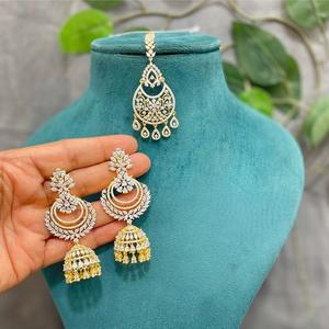 Pendientes de Diseño de Alta Calidad con Acabado Dorado y Piedras de Circonita Cúbica, Estilo Moderno, Colección de Joyería para Bodas para Mujeres y Niñas - Product Image 2
