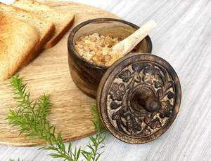 Cave à sel rustique avec couvercle sculpté à la main et cuillère à sel | Bols à épices pour la cuisson du sel - Product Image 2