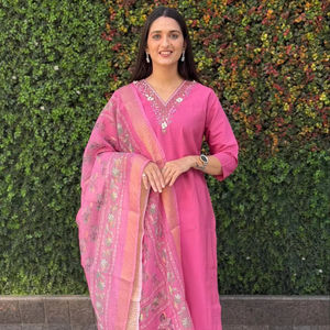 Le plus beau costume Salwar traditionnel en soie semi-cousu, prêt-à-porter, pour adultes, fait main, dernière collection, robe de soirée et de mariage longue, style pakistanais - Product Image 1