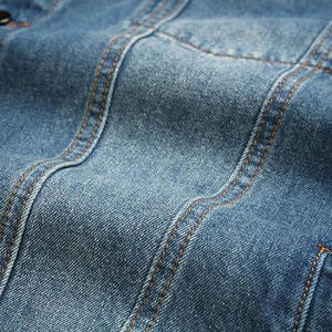 แจ็คเก็ตยีนส์ผู้ชายคุณภาพสูงสำหรับฤดูหนาว สีพื้นเรียบ ปักโลโก้ด้านหน้า สวมใส่สบาย ดีไซน์ทันสมัย สไตล์ลำลอง แฟชั่นมาแรง - Product Image 6