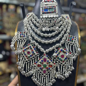 Ensemble afghan moderne en acier inoxydable pour femmes, avec des détails inspirés de l'héritage, orné de cristaux et de strass, fait à la main, pour les tenues de mariée et les fêtes - Product Image 1