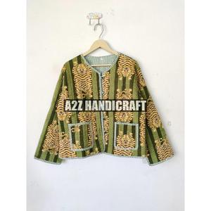 Veste Kimono réversible en coton matelassé pour femmes de créateur Broderie ouverte sur le devant Bouton de manteau de demoiselle d'honneur court pour l'hiver - Product Image 1