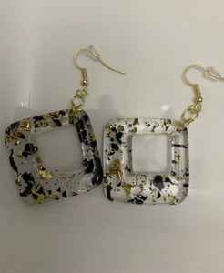 Pendientes de resina de calidad estándar para mujer, joyería de boda de moda a precios de exportación competitivos - Product Image 1