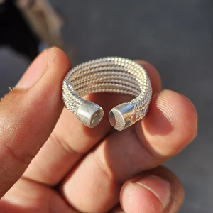 Joyería de declaración hecha a mano para mujer, anillo tejido de plata esterlina, diseño abierto Ajustable, regalo único para el Día de la madre para ella - Product Image 1