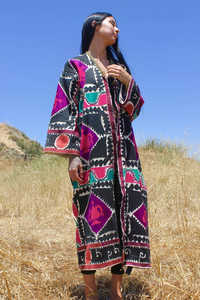 Manteau de rêve multicolore en broderie Suzani, fait main, avec coutures apparentes, style tribal ouzbek, ceinture ODM, écologique, vintage - Product Image 5