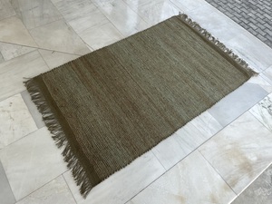 พรมปอกระเจาถักแบบแฮนด์เมดสไตล์อินเดียที่ทันสมัยถักทอแบบแบนสำหรับการใช้งานหลายห้องหรือประตู - Product Image 3