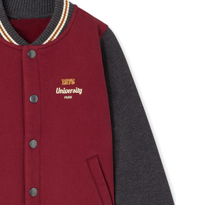 แจ็กเก็ตสีเทาสำหรับผู้ชายมหาวิทยาลัยมีกระดุมสีแดงและกระดุมแตรสำหรับฤดูหนาวสไตล์สตรีทแบบลำลองกำหนดเอง - Product Image 4