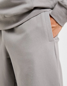 ชุดกีฬาสีเทาพิมพ์ลายแฟชั่น เสื้อฮู้ดดี้และกางเกงจ็อกเกอร์ สวมใส่สบายมีสไตล์สำหรับผู้ชาย ฤดูใบไม้ผลิ ผ้าฝ้าย 100% แห้งเร็ว ระบายอากาศได้ดี - Product Image 6