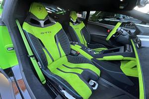 Lamborghini Huracan STO 2023 certifiée propre et utilisée de manière équitable - Product Image 4