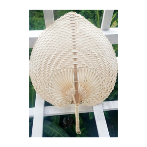 Produits respectueux de l'environnement naturel artisanat bambou Handfan feuille de palmier beaucoup de couleurs artisanat Handfan prix de gros pour l'exportation - Product Image 2