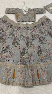 Este hermoso juego de lehenga seguramente impresionará, por lo que es una opción perfecta para sus bodas y otros eventos especiales - Product Image 4