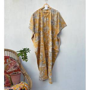 ชุดคลุมอาบน้ำผ้าฝ้ายพิมพ์ลายดอกไม้สไตล์ฮิปปี้ แขนสั้น ฟรีไซส์ - Product Image 1
