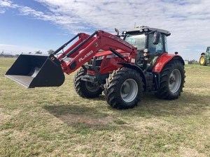 Achetez un nouveau tracteur Massey Ferguson FL4323 avec chargeurs avant et arrière, boîte de vitesses 4x4, pompe, moteur - Product Image 2