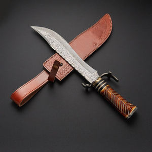 Couteau Bowie de chasse en acier damas fait à la main personnalisé couteau Bowie avec poignée en bois et gaine en cuir fin - Product Image 3