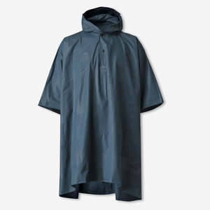 เสื้อกันฝนโพลีเอสเตอร์สีเขียวธรรมชาติ ป้องกันน้ำ เป็นมิตรกับสิ่งแวดล้อม  พร้อมซิปเคลือบ PVC ปิดด้วยกระดุมด้านหน้า ป้องกันลม - Product Image 1