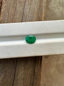 พลอยเทียมทรงรีจาก zambian มรกตธรรมชาติขนาด9x7มม. พร้อมความเงางามแบบหลวมคุณภาพดีเหมาะสำหรับทำเครื่องประดับ1.79กะรัต - Product Image 3