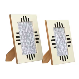 Crescent Crafts Cadre photo de table personnalisable fabriqué à la main Incrustation d'os noir et blanc naturel Fait à la main par l'artisanat du croissant - Product Image 2