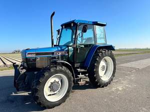 Tractor Agrícola Ford 6640 de 65hp 4WD en Venta con Componentes Principales: Motor, Caja de Cambios y Bomba - Product Image 2