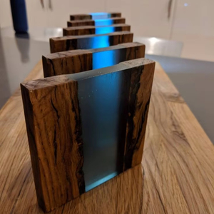 Posavasos de lujo personalizados para bebidas derrames resina madera de nogal decoración del hogar posavasos de madera de resina epoxi para promociones - Product Image 1
