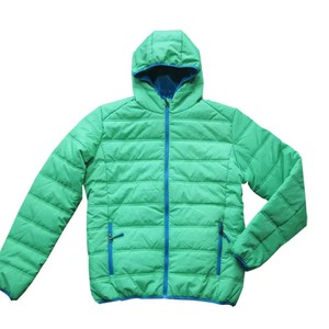 Venta al por mayor bordado Logo invierno acolchado Puffer chaqueta a prueba de viento transpirable Zip-Up acolchado satén tela con capucha cuello largo - Product Image 6
