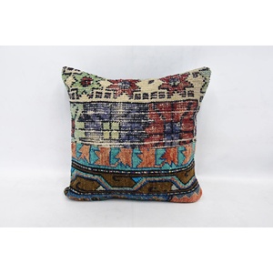 Coussin décoratif tissé multicolore vintage en laine Kantha brodée, écologique, antidérapant, amovible et lavable, 16x16 pouces - Product Image 1