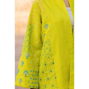 เสื้อแจ็คเก็ตครอปปักลายสีเหลืองเลมอนแบบกลับด้านได้ สำหรับเสื้อโค้ทฤดูหนาวที่ระบายอากาศได้ดี ตกแต่งด้วยลายปะติดและมุก เหมาะสำหรับฤดูใบไม้ร่วงและฤดูหนาว - Product Image 2