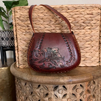 Sac bandoulière vintage bohème en cuir véritable léger, sculpté à la main avec motif floral, style selle, à rabat et sangle unique, pour femme, vente en gros