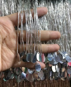 ขอบประดับลูกปัดเลื่อมตัดชุดเดรส Couture - Product Image 1