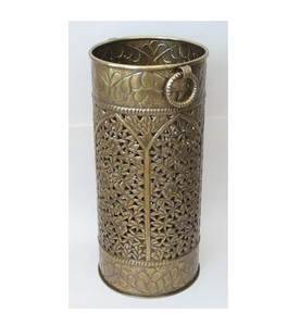 Porte-parapluie classique au design vintage en cuir et métal - Product Image 5