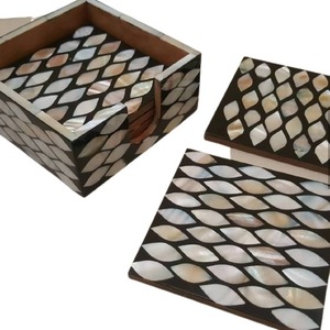 Juego de Cuatro Posavasos con Soporte, Diseño Clásico Floral, Hechos a Mano con Incrustaciones de Madreperla, Marca Artwork Maestro - Product Image 3