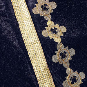 Châles d'étole Kashmiri brodés en velours pur pour femmes d'hiver de style classique-Meilleure vente personnalisable - Product Image 5