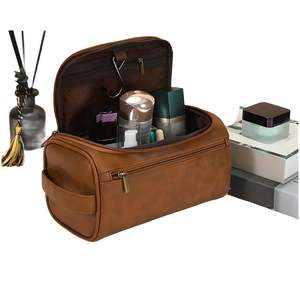 Bolsa de Aseo de Cuero Elegante para Hombre Rodrigo, para Uso en el Baño - Product Image 5