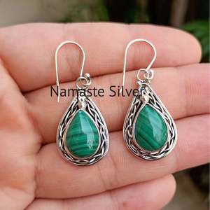 Boucles d'oreilles pendantes en argent sterling 925 faites à la main, design goutte d'eau en malachite pour femmes - Product Image 1