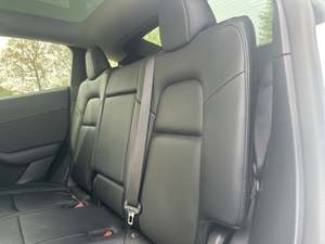 เทสลา โมเดล วาย ลอง รันจ์ เอดวีดี ปี 2021 แบตเตอรี่ 90-110 กิโลวัตต์ชั่วโมง กำลังไฟ 300 กิโลวัตต์ แรงบิด 500 นิวตันเมตร ผลิตในสหรัฐอเมริกา - Product Image 5