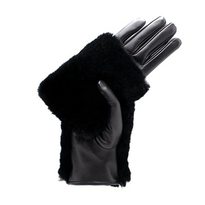 ถุงมือหนังแกะแท้กันลมสำหรับผู้หญิง ดีไซน์สำหรับขับรถกลางแจ้ง สำหรับฤดูหนาว ขายส่งจากปากีสถาน - Product Image 2