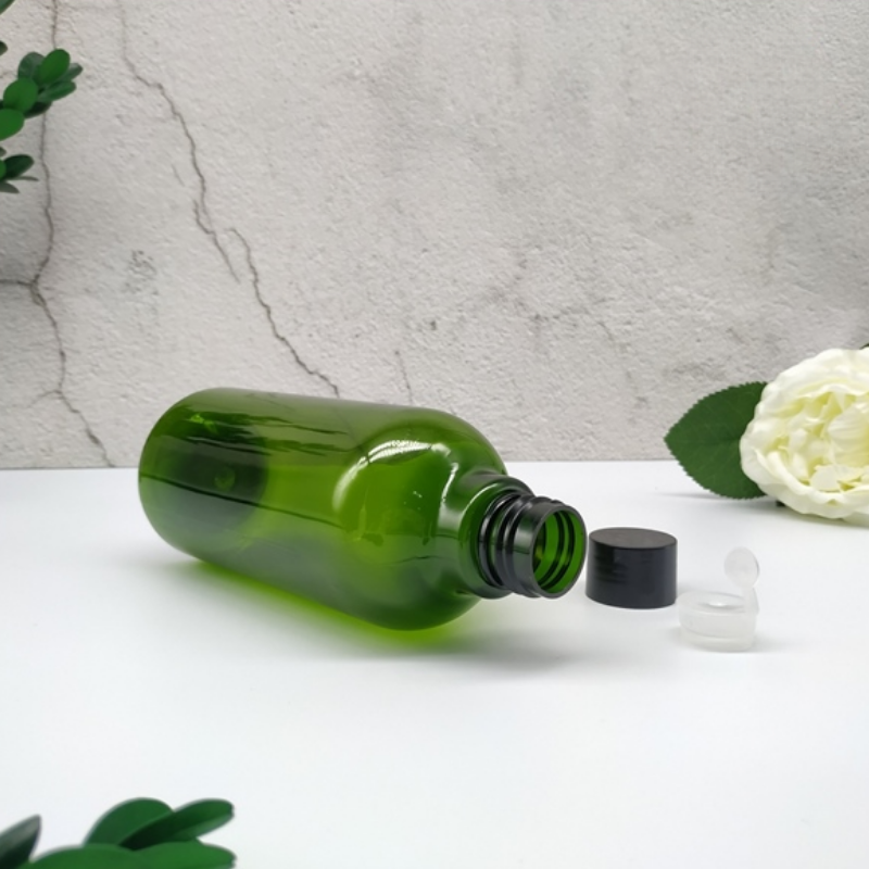 สีเขียวเข้ม