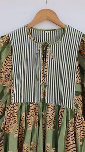 Tiger Stripe Print Midi Dress Deep Neck with String Closure Loose Silhouette Mini and Long <b>Strip</b> Print - Product Image 3