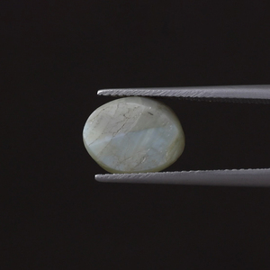 พลอยตาแมวสีเขียวธรรมชาติขายส่ง น้ำหนัก 5.51 กะรัต |   อัญมณีทรงรีขนาด 11x9 มม. ตัดด้วยมือ ขัดเงา ได้รับการรับรองจาก IGI สำหรับการเคลือบแว็กซ์/น้ำมัน - Product Image 2