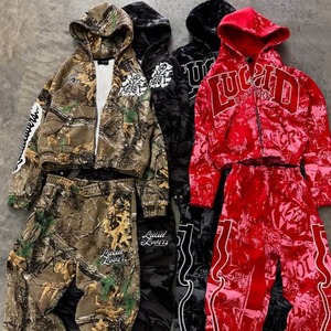 Conjunto Deportivo Personalizado con Estampado DTG Completo, Sudadera con Capucha y Pantalones Deportivos Holgados de Camuflaje, 100% Algodón, para Hombre - Product Image 1