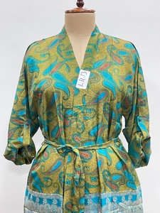 Kimono long en soie indienne, patchwork uni, robe bohème, robe de plage d'été, robe de chambre douce et confortable, robe de maternité faite à la main - Product Image 5