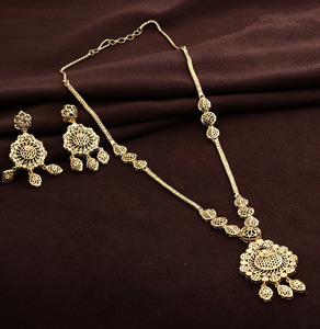 Women's Lightweight Gold-Plated Jewelry Set <b>Long</b> <b>Necklaces</b> & Chapado En Oro Oro Laminado for Weddings - Product Image 1