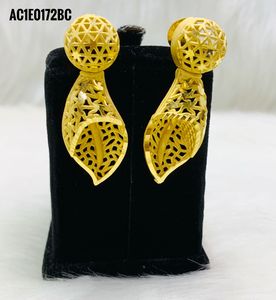 Collar chapado en oro de 24K para mujer, diseño de joyería, moda para mujer - Product Image 3