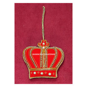 Adorno Navideño Colgante para Árbol, Diseño Antiguo Exclusivo, Bordado Zari, Color Rojo, Forma de Corona - Product Image 1