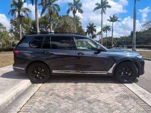 2022 X7 xDrive40i Sport Utility 4.D SUV - Product Image 5