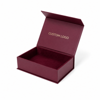 Boîte en carton ondulé recyclable avec logo personnalisé en feuille d'or en relief pour vêtements, chaussures, chaussettes de luxe, emballage pliable