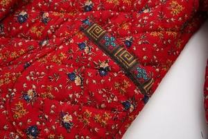 Femmes hiver chaud mi-long mince à capuche fermeture éclair Parkas à manches longues rembourré bouffée veste couleur unie fait peau de mouton coton - Product Image 4