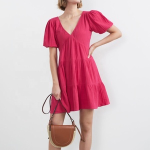 เดรสผ้าฝ้ายเนื้อครinkle ทรงเอไลน์ แขนพองสั้น ไซส์ XL ดีไซน์เซ็กซี่ ช่วงหลังรูดผูกโบว์  ตกแต่งด้วยดีเทลเว้าด้านข้าง มีกระเป๋าผูกด้านข้าง - Product Image 1