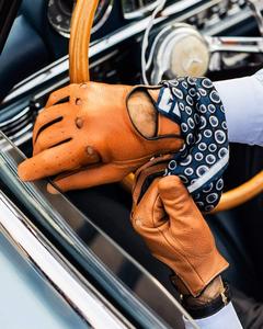 Guantes de conductor de cuero para hombres de alto rendimiento Guantes de conducción de cuero de dedo completo de estilo clásico de alta calidad con diseño personalizado - Product Image 2